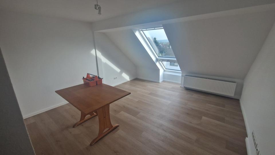Dachgeschoßwohnung Eisenberg (Pfalz) - 2.5 Zimmer, 60 m&sup2;, 660&euro; | Angebot:25719160