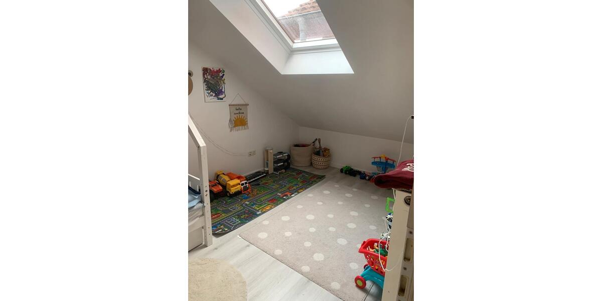 Dachgeschoßwohnung Lage - 3 Zimmer, 72 m&sup2;, 977&euro; | Angebot:24646958