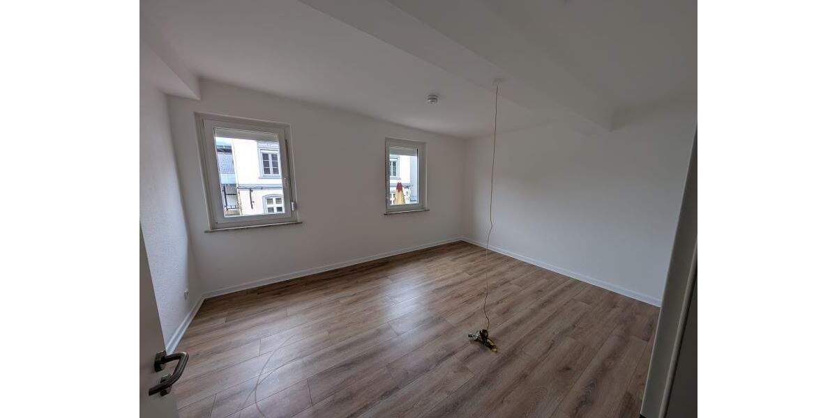 Etagenwohnung Wiehl Bielstein - 2 Zimmer, 85 m&sup2;, 850&euro; | Angebot:25266830
