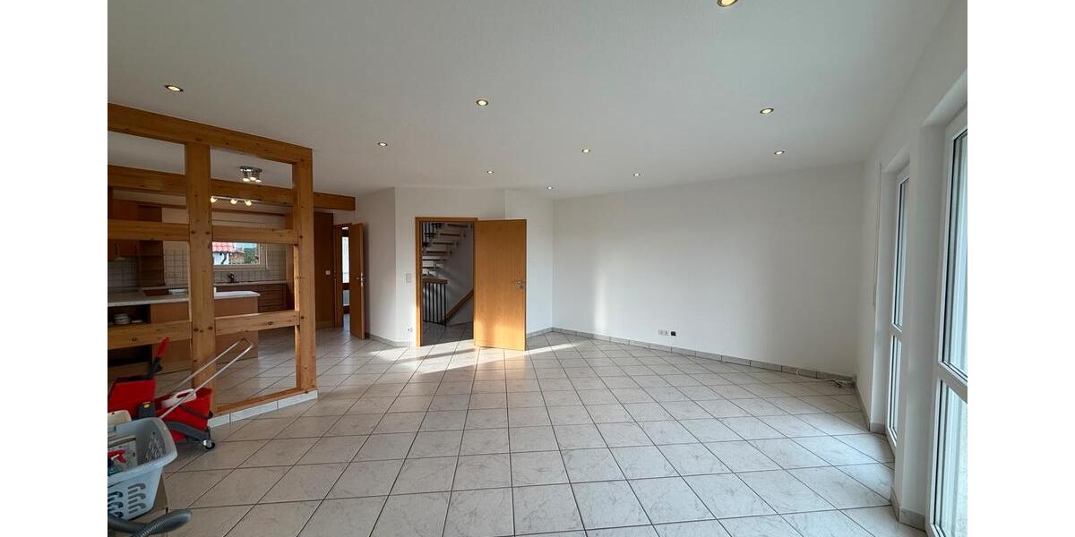 Einfamilienhaus Schwebheim - 6 Zimmer, 165 m&sup2;, 2.390&euro; | Angebot:24820196