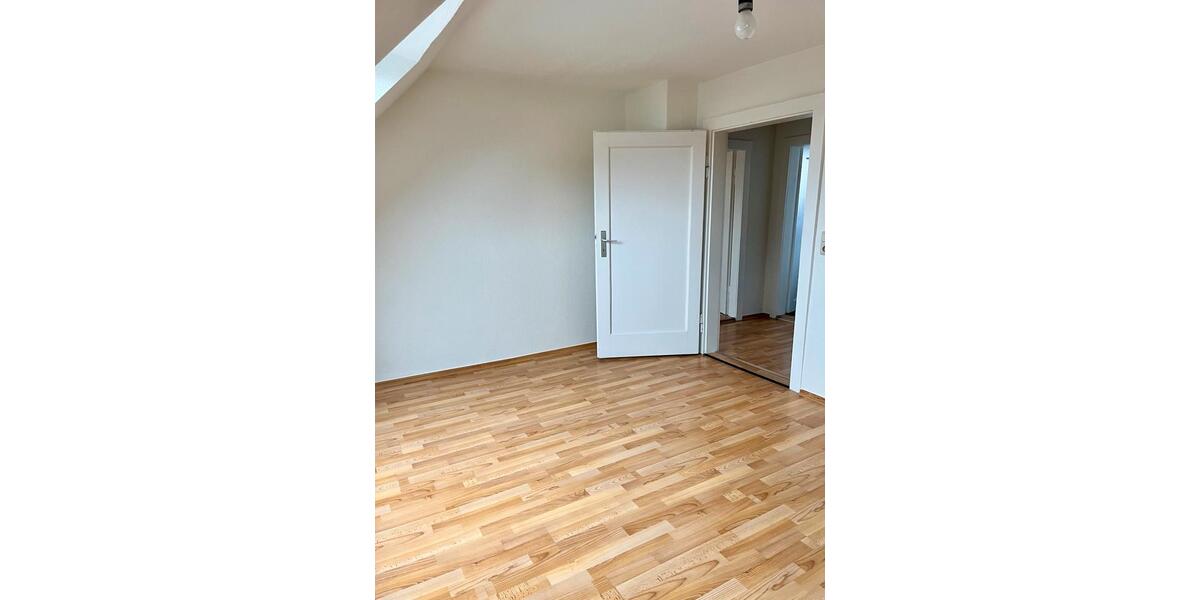 Dachgeschoßwohnung Dessau-Roßlau Dessau - 2 Zimmer, 59 m&sup2;, 400&euro; | Angebot:25791151