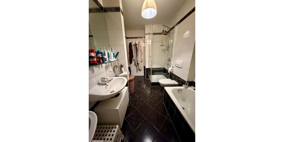 Etagenwohnung Saarbrücken Kieselhumes - 3 Zimmer, 89 m&sup2;, 979&euro; | Angebot:25382375