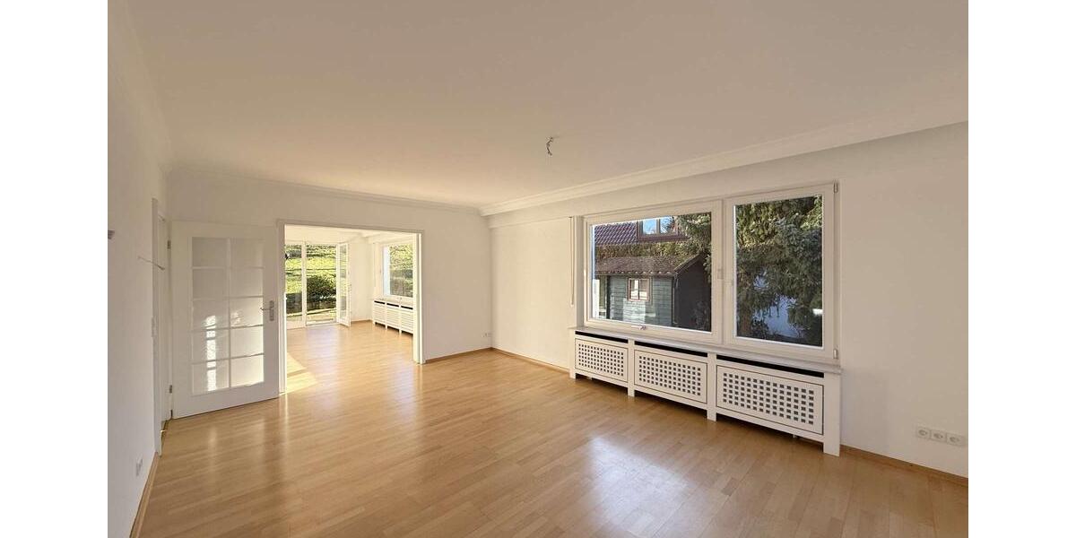 Ihr neues Zuhause in Nürtingen – Stilvoll renoviertes Einfamilienhaus mit Garten und Garagen 5.5 zimmer