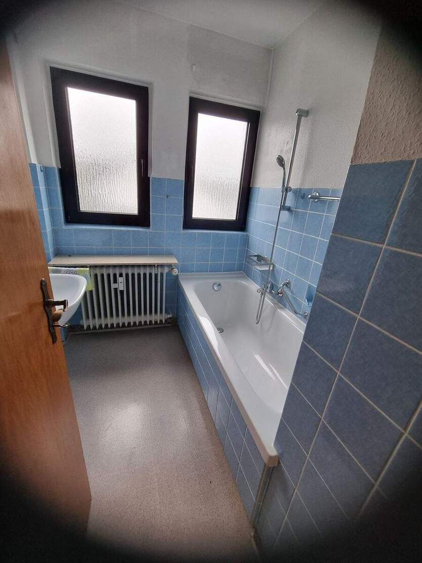 Großzügige 3 Zimmer Dachgeschosswohnung mit Balkon 3 zimmer