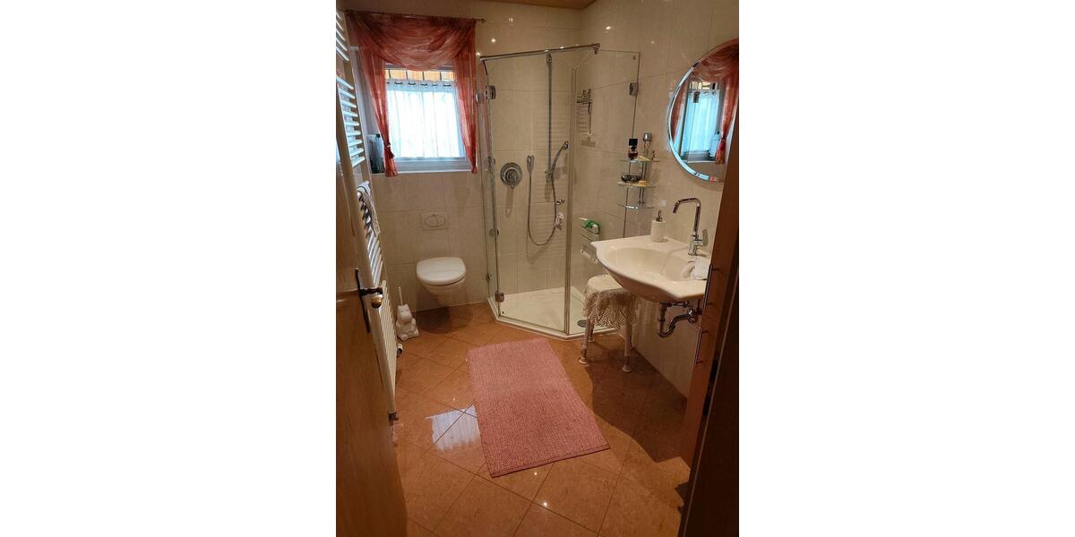 Doppelhaushälfte Pronsfeld - 6 Zimmer, 140 m&sup2;, 1.170&euro; | Angebot:26038646