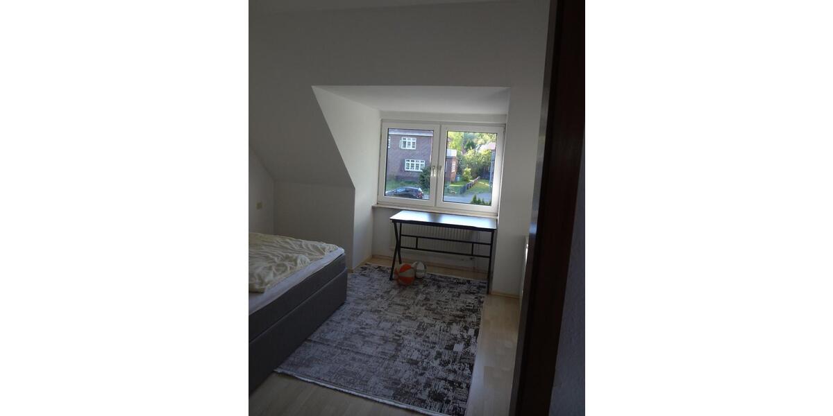Dachgeschoßwohnung Stade - 2.5 Zimmer, 66 m&sup2;, 595&euro; | Angebot:26538416