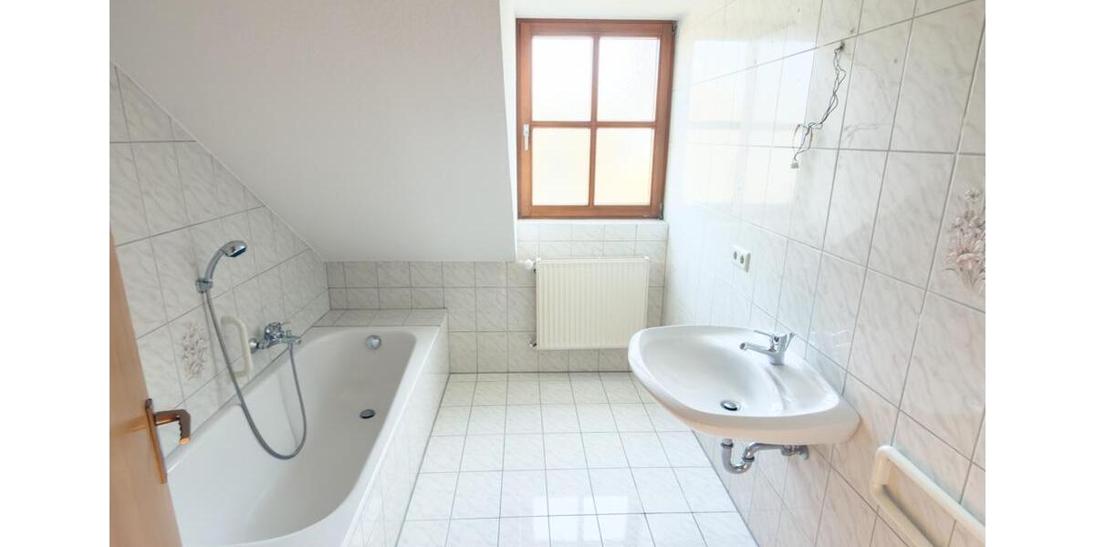 Doppelhaushälfte Großheirath - 4.5 Zimmer, 140 m&sup2;, 1.050&euro; | Angebot:24784370