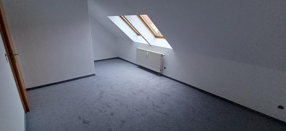 Dachgeschoßwohnung Riesa - 2 Zimmer, 67 m&sup2;, 573&euro; | Angebot:25414675