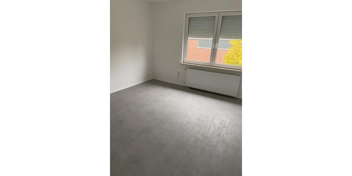 Etagenwohnung Nordenham - 4 Zimmer, 90 m&sup2;, 630&euro; | Angebot:26702126