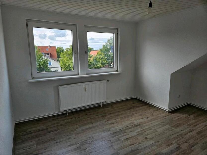 frisch renovierte 2 Zimmer Wohnung ab sofort verfügbar