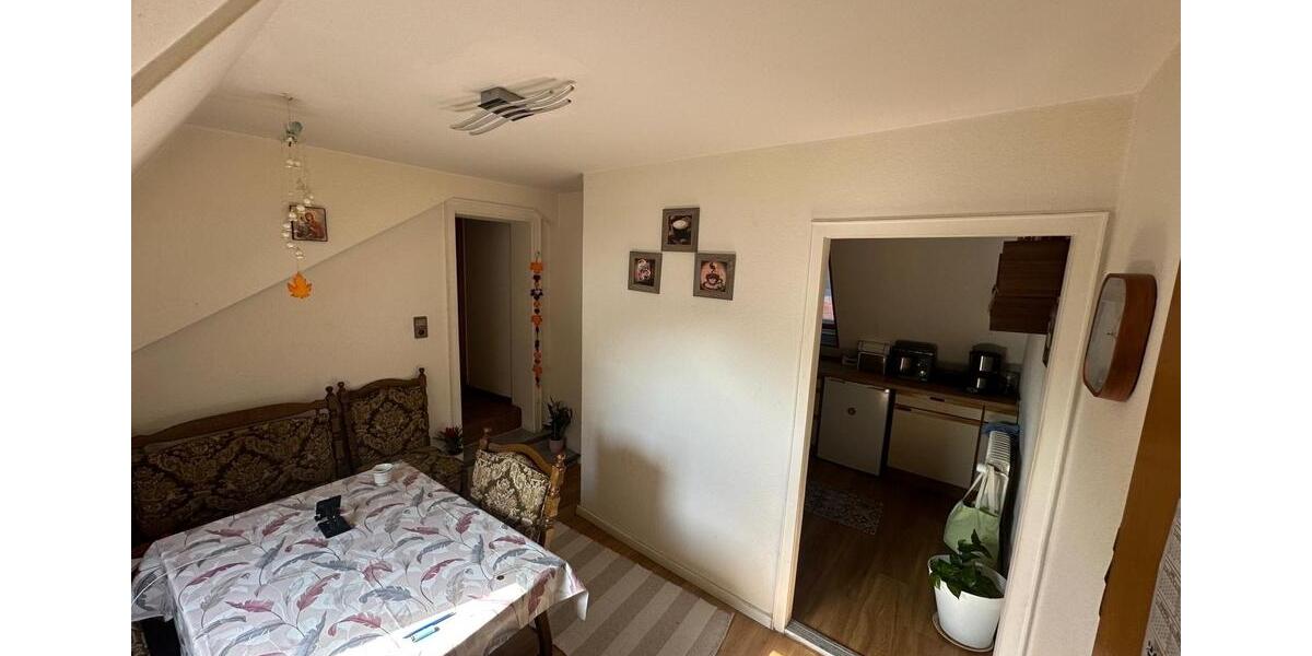 Dachgeschoßwohnung Rheinhausen - 3 Zimmer, 75 m&sup2;, 1.200&euro; | Angebot:25933811