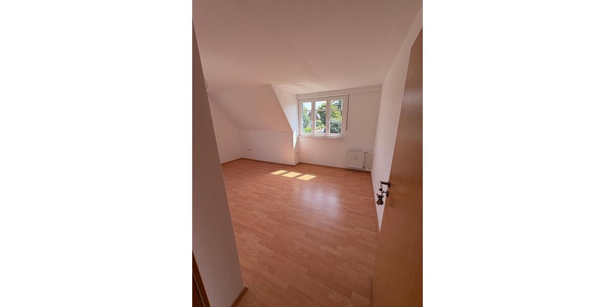 Dachgeschoßwohnung Lotte - 2.5 Zimmer, 59 m&sup2;, 530&euro; | Angebot:26051018
