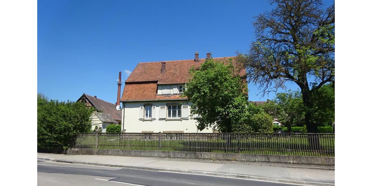 Villa Weißenburg in Bayern - 7 Zimmer, 140 m&sup2;, 1.750&euro; | Angebot:25175092