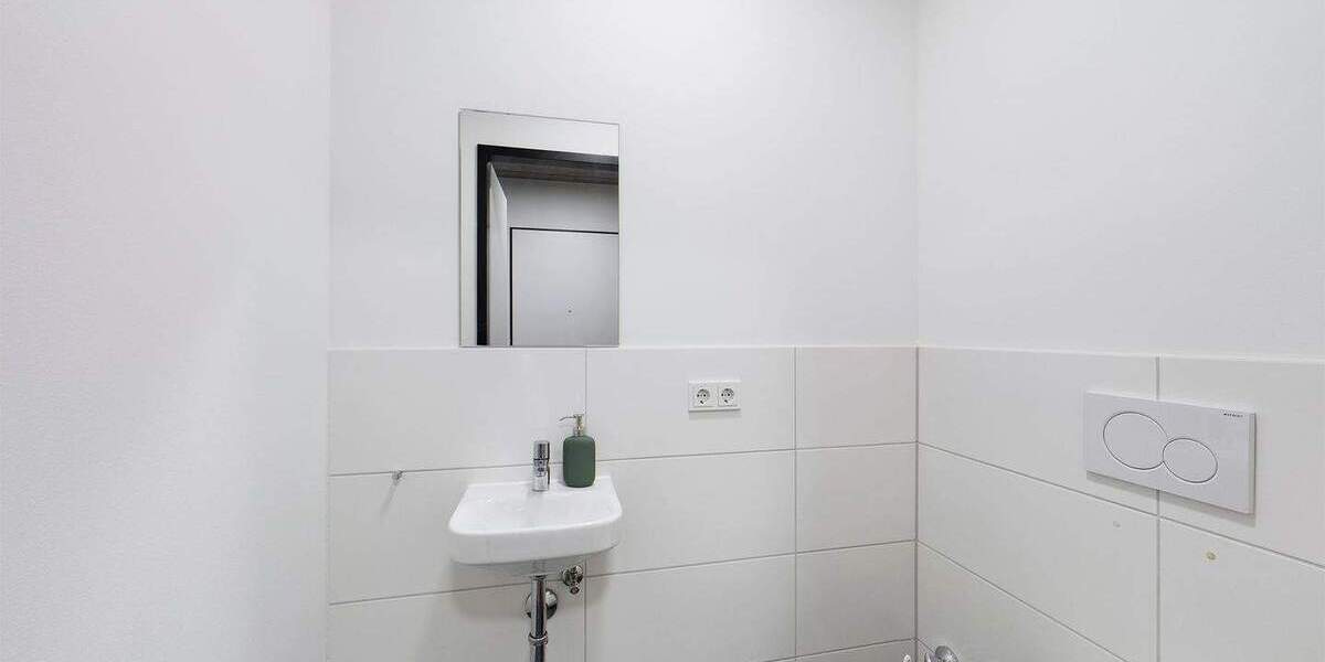 DIE ZIMMEREI | Ab sofort: Möbliertes WG-Zimmer für Studierende und Auszubildende |Shared Bude 1 zimmer