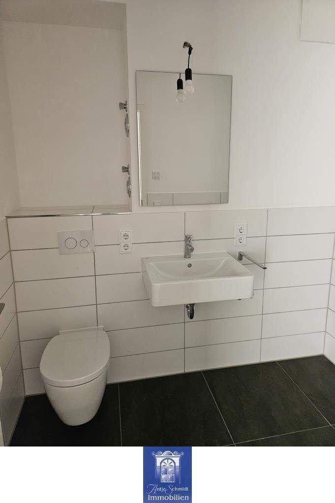 Charmante Neubauwohnung mit hofseitigem Balkon, Fußbodenheizung, EBK, Gäste-WC! 2 zimmer