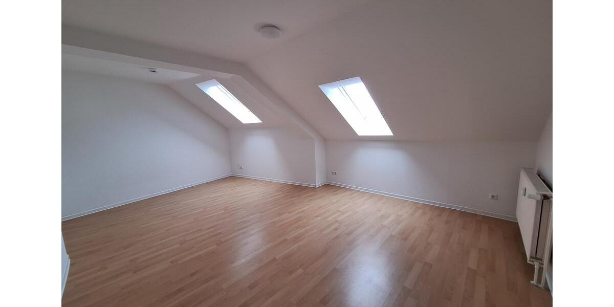 Dachgeschoßwohnung Uslar - 3 Zimmer, 81 m&sup2;, 468&euro; | Angebot:24672733
