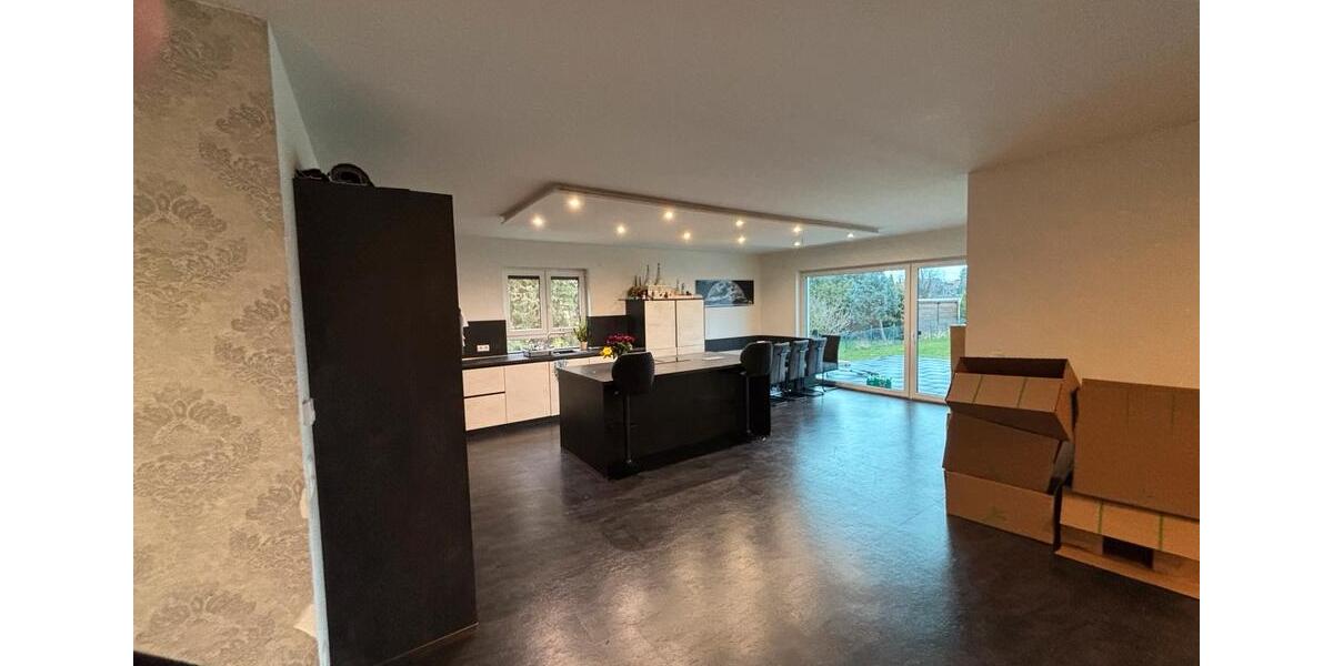 Erdgeschoßwohnung Nordstemmen - 5 Zimmer, 160 m&sup2;, 1.400&euro; | Angebot:25216732