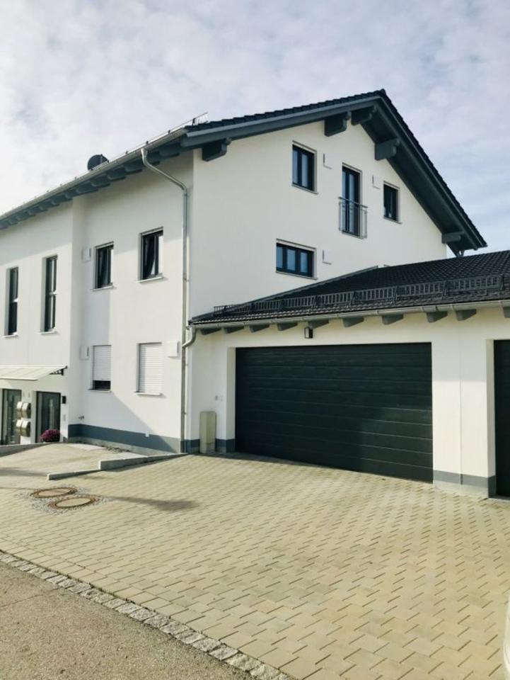 4 Zimmer Obergeschoss Wohnung zu vermieten + EBK + großer Balkon