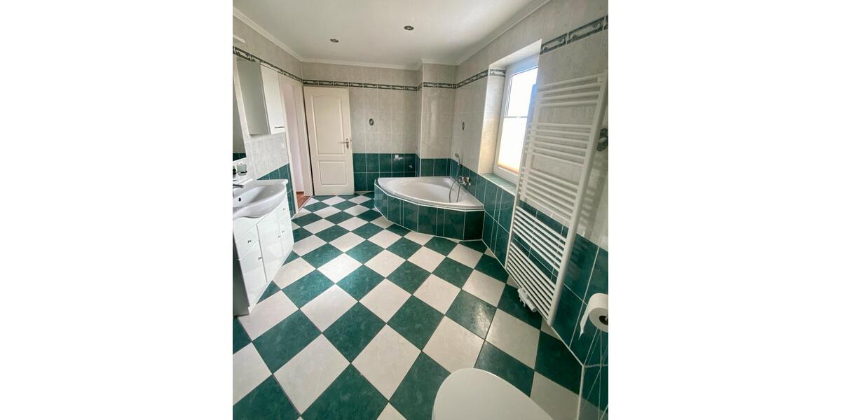 Etagenwohnung Tellingstedt - 4 Zimmer, 120 m&sup2;, 1.100&euro; | Angebot:26238996