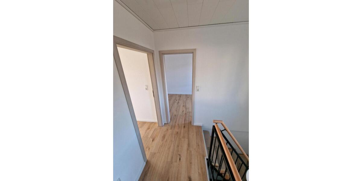 Doppelhaushälfte Reichshof - 4 Zimmer, 125 m&sup2;, 1.550&euro; | Angebot:25208857
