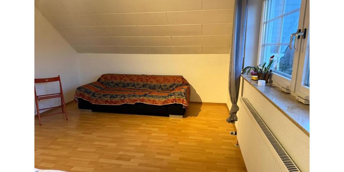 Dachgeschoßwohnung Bonn Gielgen - 1 Zimmer, 25 m&sup2;, 550&euro; | Angebot:26212385