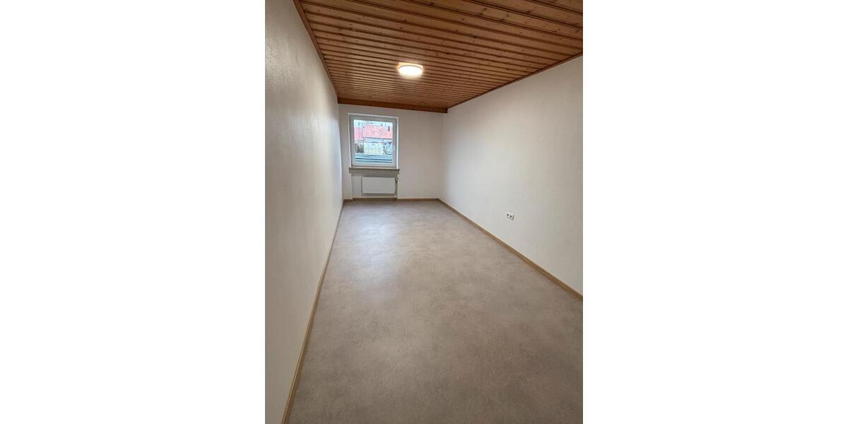 Erdgeschoßwohnung Niederrieden - 3 Zimmer, 86 m&sup2;, 960&euro; | Angebot:25915904