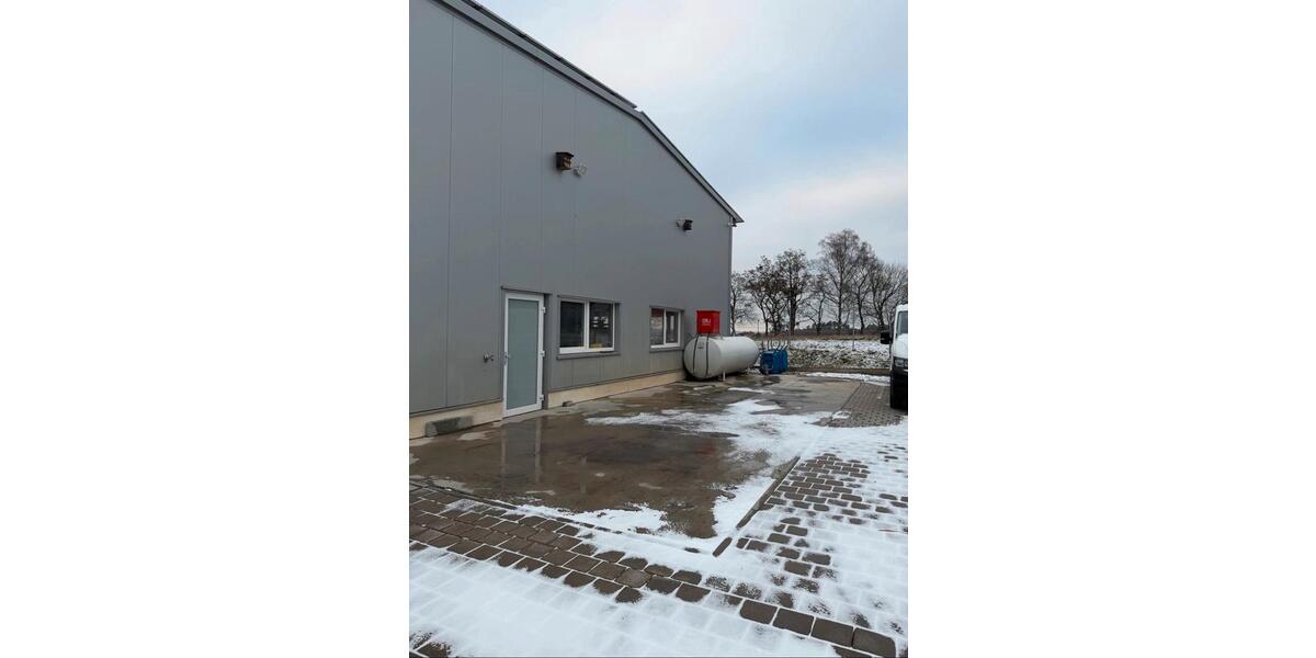 Moderne Gewerbehallenteil mit Top-Anbindung – 105 m² zimmer