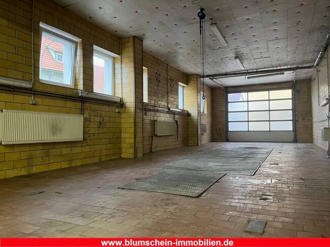 *300 m² Hallen- oder Lagerfläche mit 2 Zufahrten* zimmer