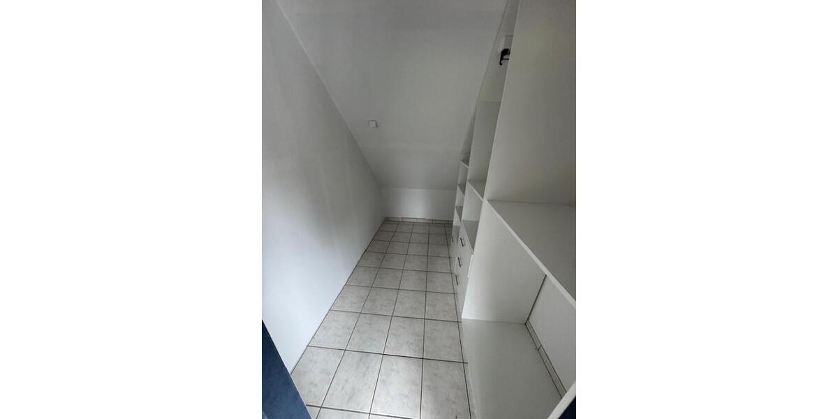 große, gepflegte 4 ZKB mit Balkon und Garage in ruhiger Lage von Staufenberg Benterode zu vermieten 4 zimmer