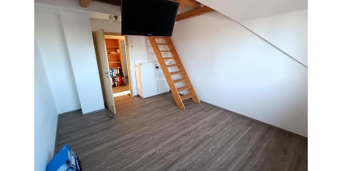 Dachgeschoßwohnung Geltendorf - 3 Zimmer, 83 m&sup2;, 1.120&euro; | Angebot:25162744