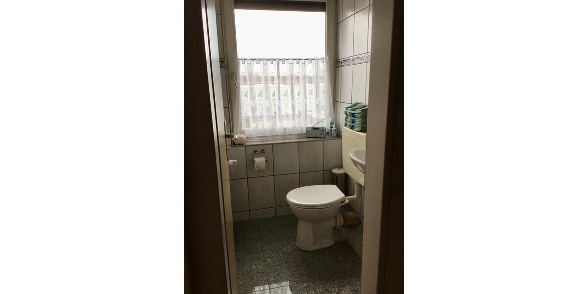 Ab 01.04.~3 Zimmer 110 qm + 30 qm Dachboden~Einbauküche~Balkon 3 zimmer