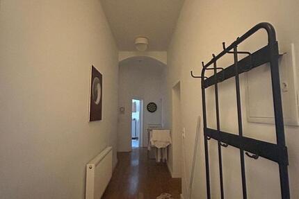 1 Zimmer verfügbar in einer 3-er WG ab Januar 2026 | 1 room avail 1 zimmer