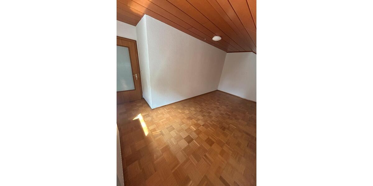 Etagenwohnung Backnang - 3.5 Zimmer, 75 m&sup2;, 1.250&euro; | Angebot:26610999