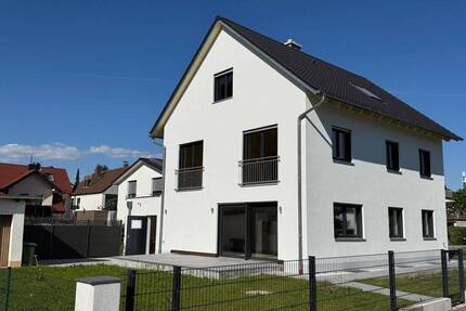 Haus Augsburg Haunstetten - 5 Zimmer, 206 m&sup2;, 2.300&euro; | Angebot:26874974