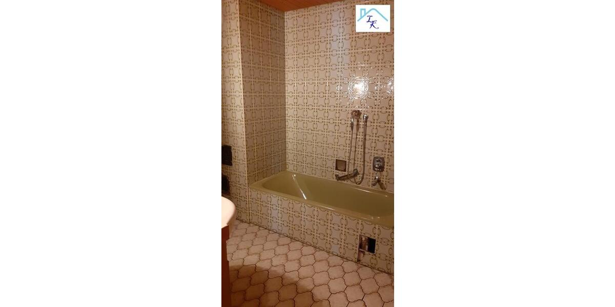 Großzügige und helle Wohnung in Röslau mit Balkon zu vermieten. 4 zimmer