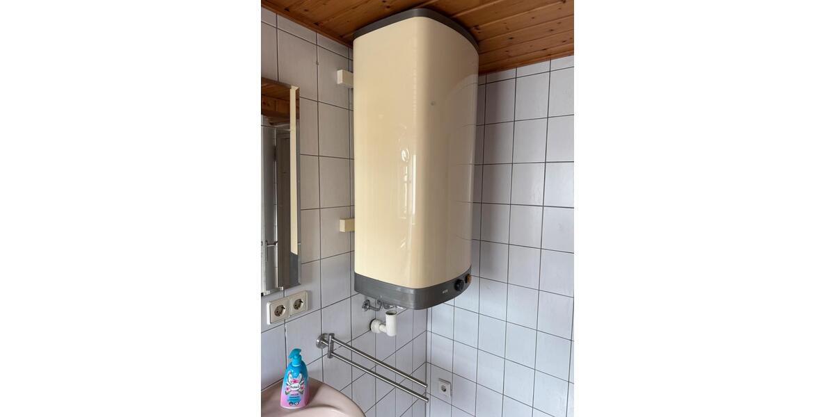 Helle 2-Zimmer-Untergeschosswohnung mit Einbauküche und Terrasse 3 zimmer