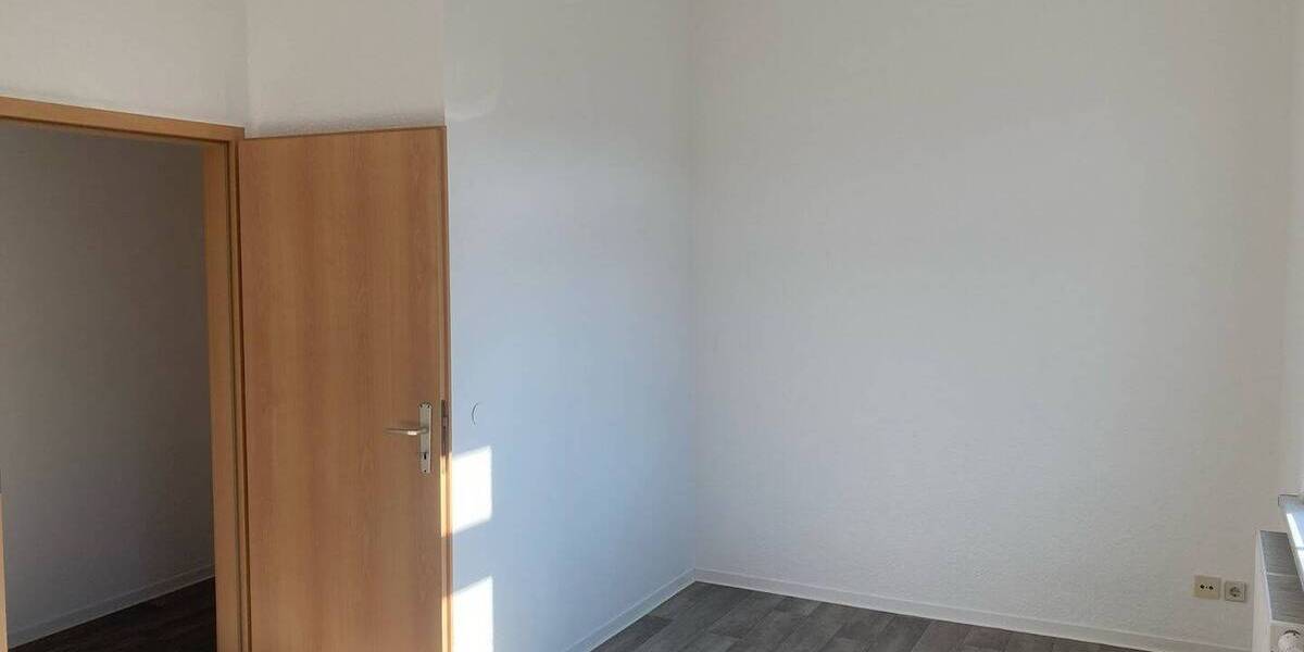 Etagenwohnung Döbeln - 2 Zimmer, 71 m&sup2;, 319&euro; | Angebot:26841874