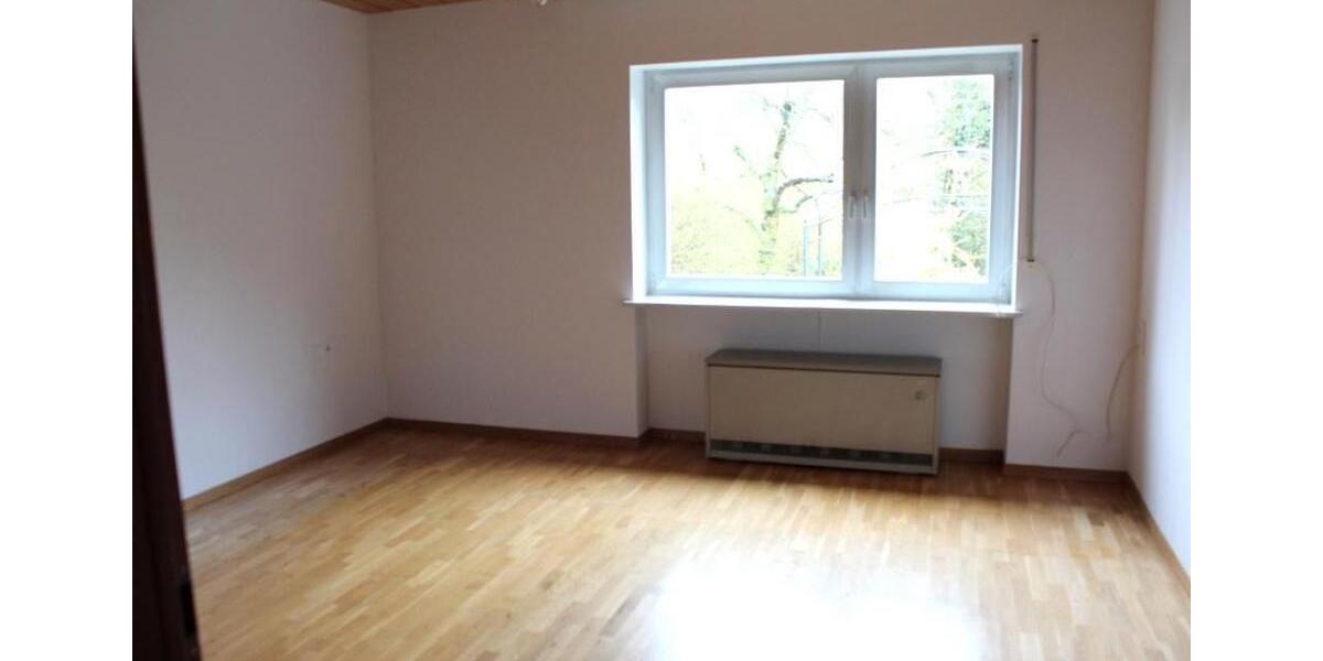 Etagenwohnung Überherrn - 2 Zimmer, 70 m&sup2;, 650&euro; | Angebot:26225125