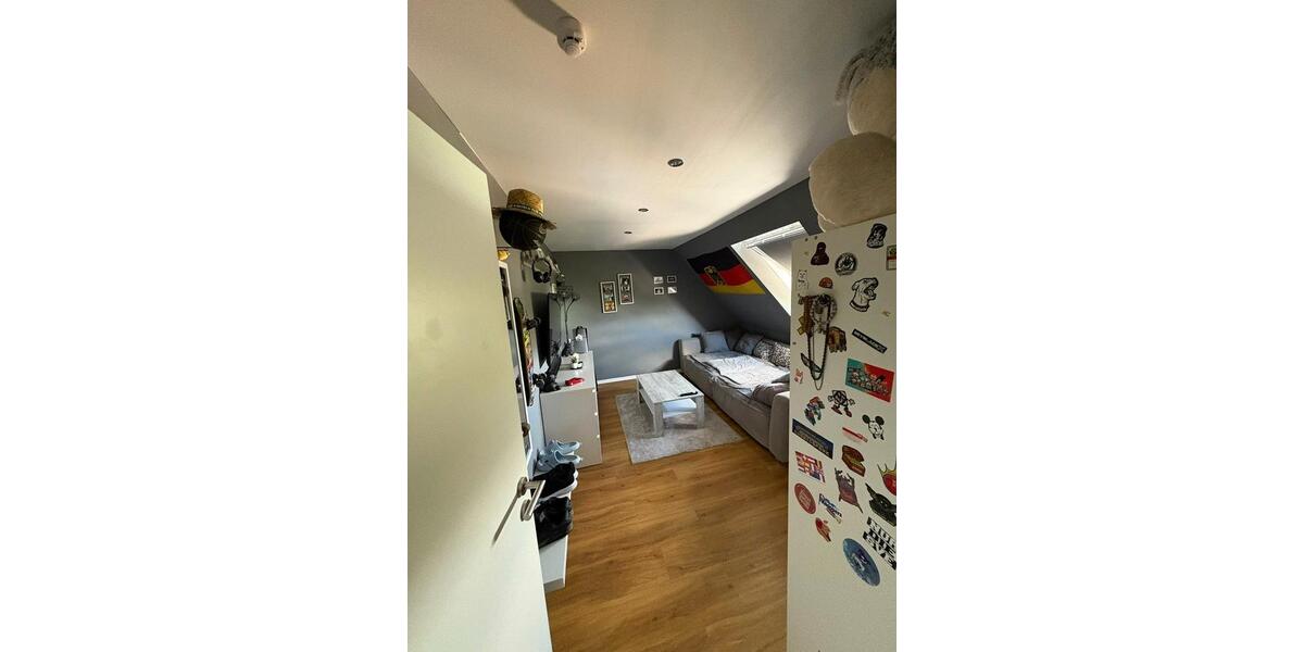 Dachgeschoßwohnung Neunkirchen - 4 Zimmer, 120 m&sup2;, 970&euro; | Angebot:26643919