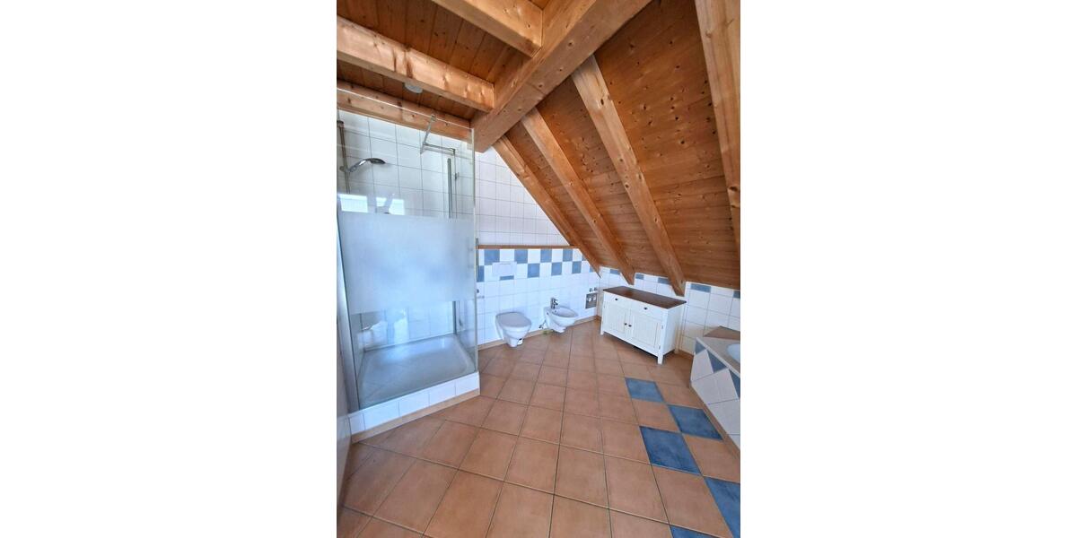 Etagenwohnung Waldkirch - 3 Zimmer, 100 m&sup2;, 1.100&euro; | Angebot:25976212