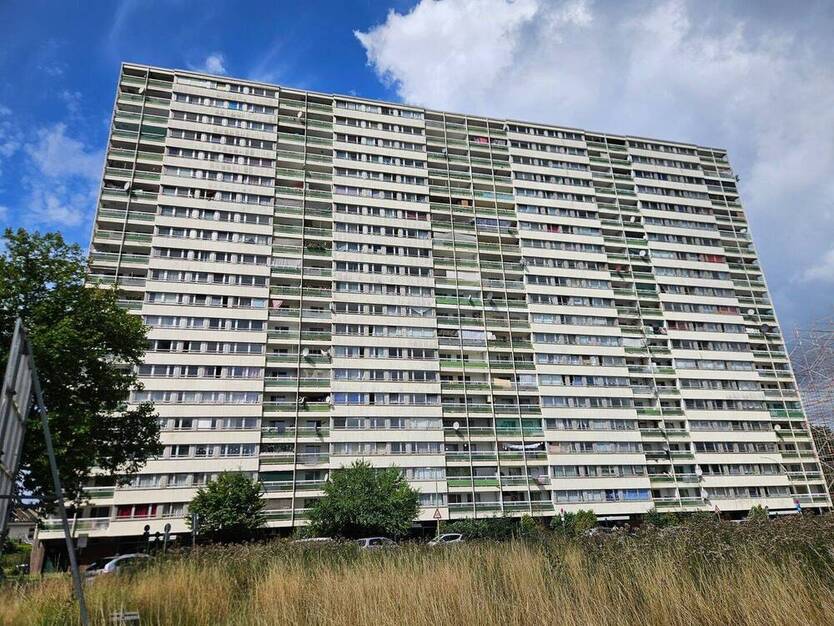 Mit Blick über Homberg, 2,5-Raum Wohnung, 63m², Balkon, 20. Etage