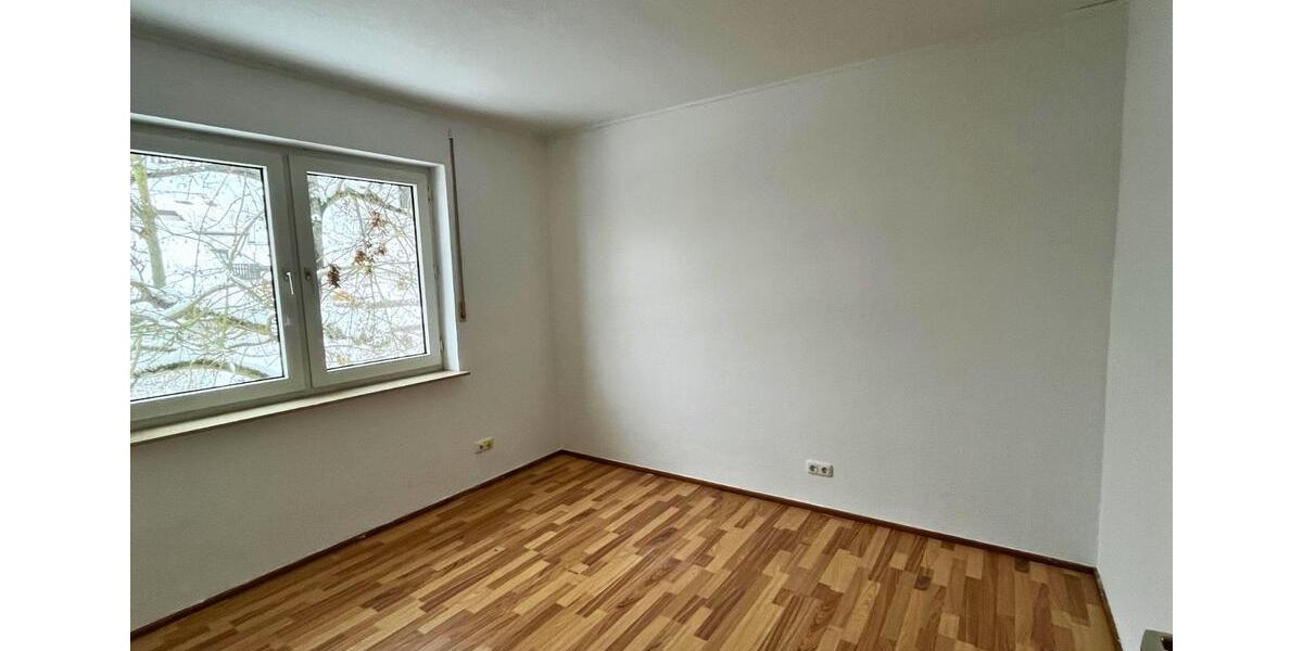 Etagenwohnung Bad Emstal - 3 Zimmer, 89 m&sup2;, 590&euro; | Angebot:24837279