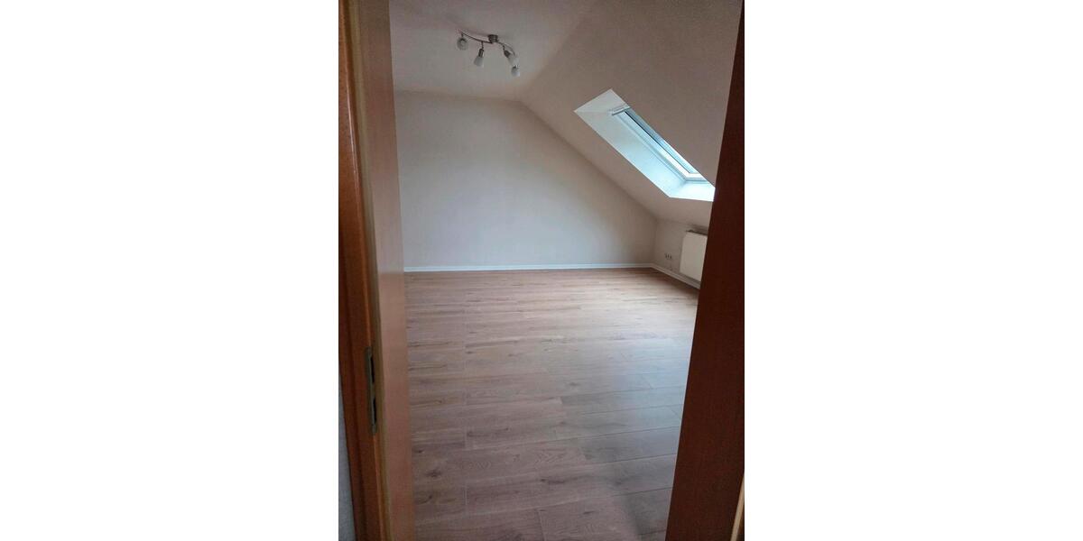 Dachgeschoßwohnung Saarlouis - 3 Zimmer, 60 m&sup2;, 580&euro; | Angebot:24597928