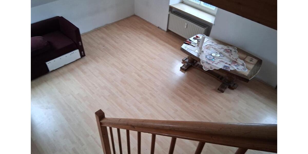 Schöne 4 Zimmer DG-Wohnung zur Miete zimmer