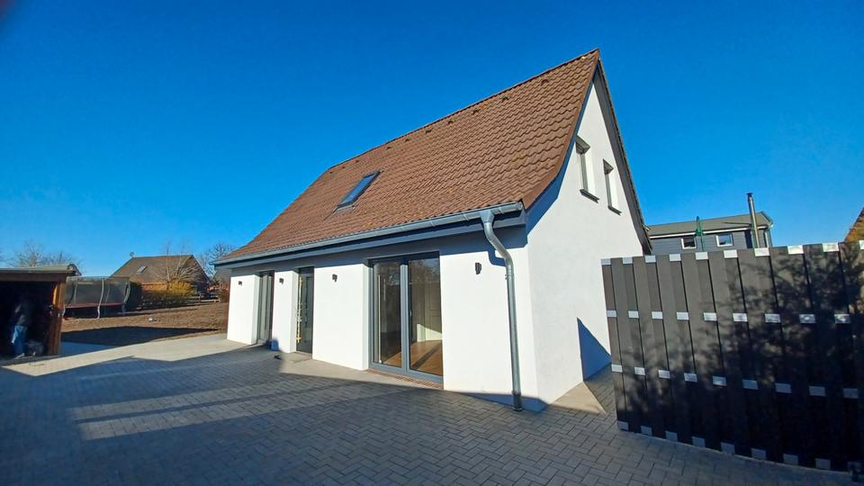 Einfamilienhaus Wesselburen - 4 Zimmer, 130 m&sup2;, 1.300&euro; | Angebot:26030818