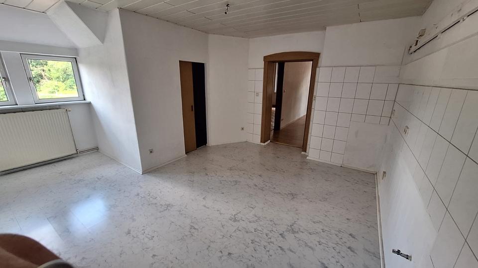 Etagenwohnung Kuhfelde - 3 Zimmer, 100 m&sup2;, 490&euro; | Angebot:23660038