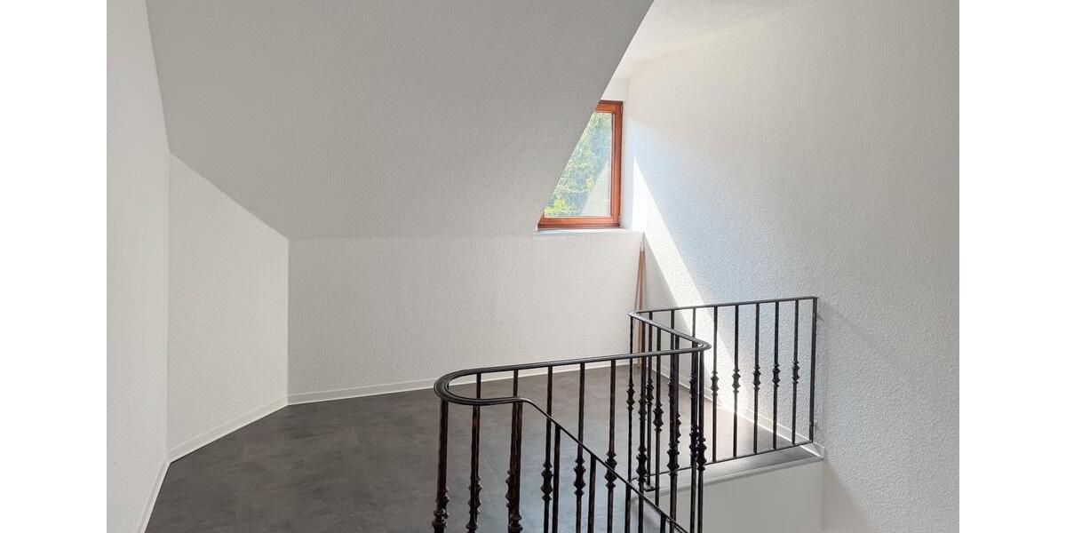 Dachgeschoßwohnung Varel - 4 Zimmer, 110 m&sup2;, 840&euro; | Angebot:24872814