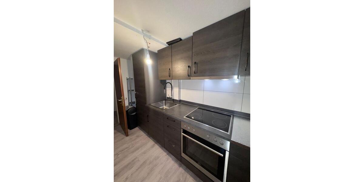 Dachgeschoßwohnung Lohfelden - 2.5 Zimmer, 65 m&sup2;, 670&euro; | Angebot:25770746