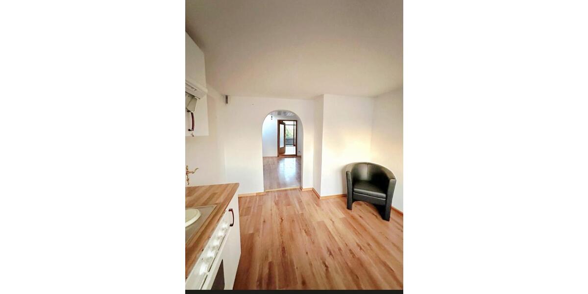 Dachgeschoßwohnung Neuburg an der Donau - 4 Zimmer, 100 m&sup2;, 1.200&euro; | Angebot:26075467