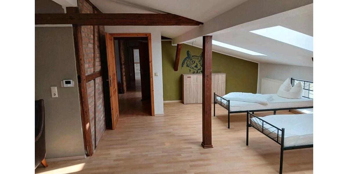 Dachgeschoßwohnung Waren (Müritz) - 3 Zimmer, 160 m&sup2;, 720&euro; | Angebot:25988395